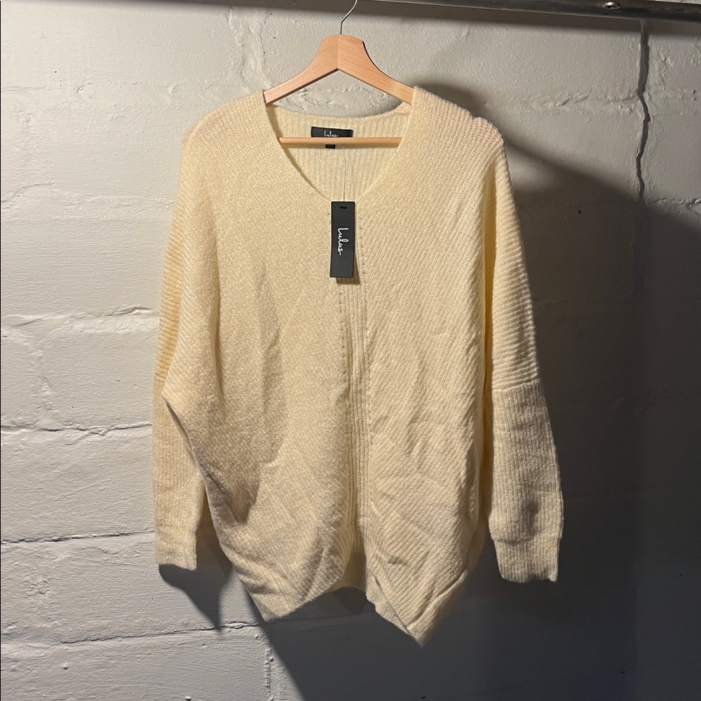 Lulus oversized sweater cream size small NWT
